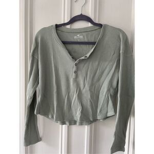 Hollister light green cropped waffle Henley long sleeve top XS